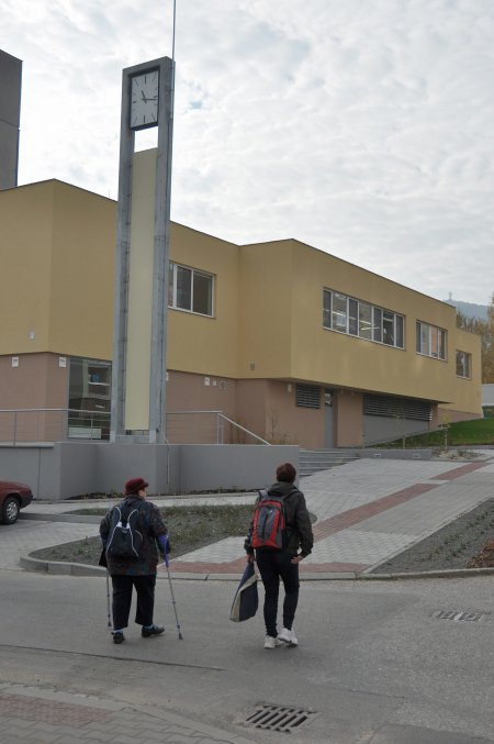 Už od úterý se v nově vybudované stravovně na ulici České rozjel běžný provoz. Slavnostní otevření jedné z největších investic města za poslední dobu je naplánováno na závěr listopadu. 
FOTO: D. MACHÁČEK