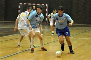 Lavina Kopřivnice v úvodním kole OP ve futsalu vybojovala tři body za vítězství 5:4 nad SKP Frýdek-Místek. Kompletní výsledky OP a II. třídy přineseme v dalším vydání.
FOTO: JANA  FEILHAUEROVÁ