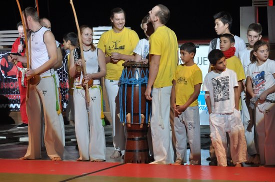 Nejpočetnější zastoupení na exhibici bojových sportů měli vyznavači capoeiry. Ti dokazovali, že toto brazilské umění není jen boj, ale i specifická subkultura.
FOTO: DAVID MACHÁČEK