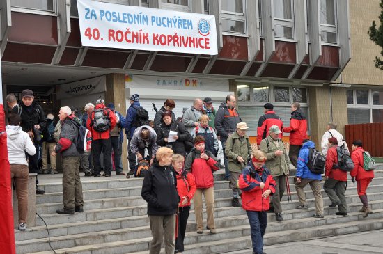 Kopřivnice se o víkendu stala Mekkou pěší turistiky. Na symbolické zakončení sezony nazvané Za Posledním puchýřem se sjelo přibližně čtrnáct set lidí ze všech krajů ČR, Slovenska, Polska o Německa.
FOTO: DAVID MACHÁČEK