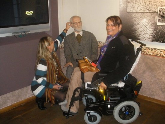 Rodný dům Sigmunda Freuda je vozíčkářům přístupný jedině po otevření druhého křídla vchodových dveří. Přízemí je pak zcela bezbariérové, patro je naopak nedostupné.
FOTO: ILONA MAZALOVÁ