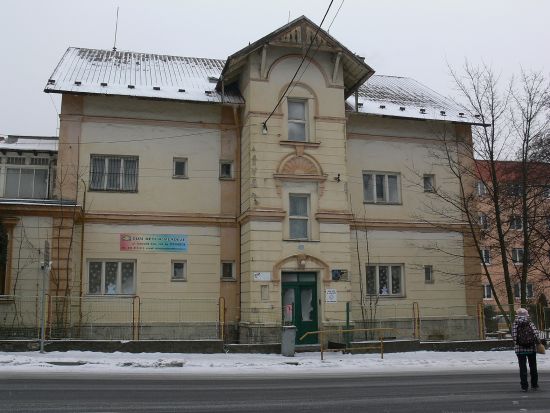 Budova Domu dětí a mládeže ve Štramberku by mohla projít rekonstrukcí. Zásah by potřeboval nejen interiér, ale hlavně samotná budova. 
FOTO: ILONA MAZALOVÁ