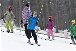 Lyžařský výcvik je pro děti z prvního stupně kopřivnické Základní školy Emila Zátopka každoročně zpestřením vyučování. 
FOTO: JANA FEILHAUEROVÁ