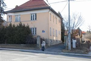 Už zhruba za dva měsíce by měla začít přestavba této nevyužívané vily na ulici Záhumenní na chráněné bydlení. Domov zde na podzim najde až deset mentálně postižených lidí.
FOTO: DAVID MACHÁČEK