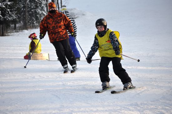V mrazech, které během února panovaly, to nebyl na sjezdovce žádný med, Lyžařská škola Sluníčko  ale fungovala.
FOTO: JANA FEILHAUEROVÁ