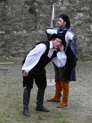 Bratislavské Túlavé divadlo se na Kopřivě objeví i letos. A opět se svérázným ztvárněním klasického divadelního kusu.