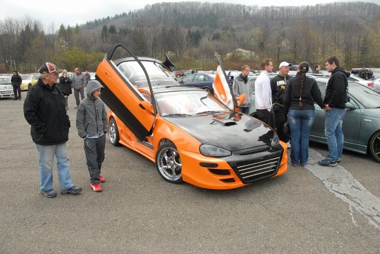 Jen několik upravených tuningových vozů bylo k vidění na letošní jarní tuning show na tatrováckém polygonu. Také návštěvnost byla slabší než v minulosti.
FOTO: DAVID MACHÁČEK