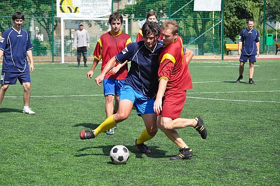Poslední červnový den pokračovala I. liga KMK 4. turnajem. V něm mimo jiné tým FC Jelita porazil Relax 03 5:2 (na snímku).
FOTO: JANA FEILHAUEROVÁ