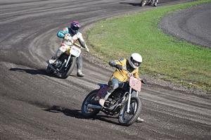 Závody ve flattracku byly pro motoristického fandu pěknou podívanou. Pořadatelé navíc slibují, že se flattrack do Kopřivnice příští rok opět vrátí.
FOTO: JANA FEILHAUEROVÁ