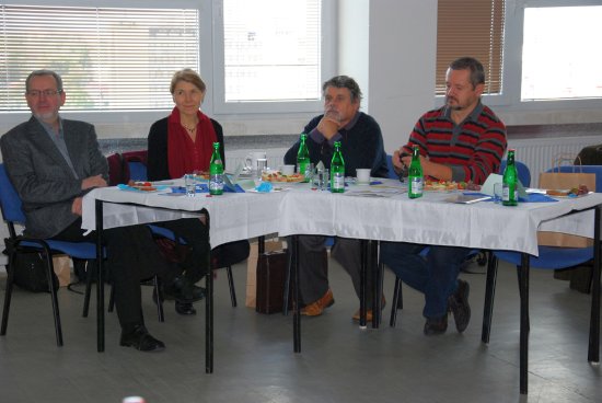 Členové hodnotící komise s předsedkyní Marií Petrovou přijeli do Kopřivnice na první kolo obhajoby, v níž Kopřivnice prezentovala zapojení veřejnosti.
FOTO: DANA HOĎÁKOVÁ