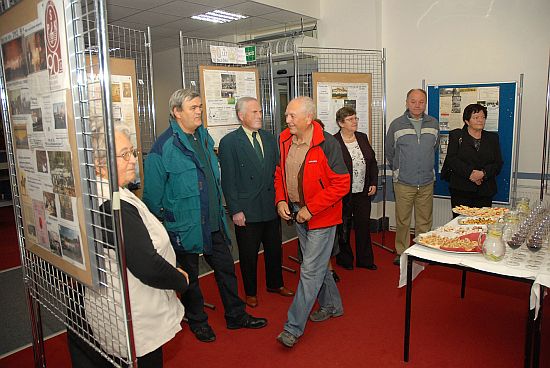 Vernisáž výstavy z historie sboru byla další z událostí, kterou si Pěvecké sdružení Kopřivnice připomenulo devadesát let své existence.
FOTO: DAVID MACHÁČEK