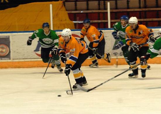 Už úvodní minuty sobotního utkání mezi Kopřivnicí a Bohumínem jasně ukázaly, že domácí hladce zvítězí.
FOTO: DAVID MACHÁČEK