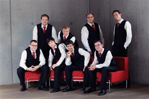 Čistě pánský vokální soubor Gentlemen Singers vystupoval v Kopřivnici po druhé a opět jeho koncert sklidil zasloužené ovace. 
FOTO: J. HŘEBÍČEK