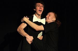 Představení Bill a Nebyl v podání kopřivnické Stonožky bylo u diváků druhým nejoblíbenějším kusem uvedeným v rámci letošní přehlídky Vánočka.
FOTO: DAVID MACHÁČEK