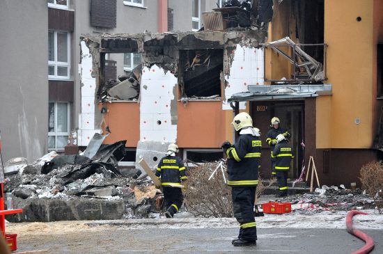 Tragický výbuch plynu ve Frenštátě zaměstnával záchranáře několik dní. Také kopřivnická jednotka sboru dobrovolných hasičů v místě tragédie pomáhala bezmála čtyřiadvacet hodin.
FOTO: DAVID MACHÁČEK