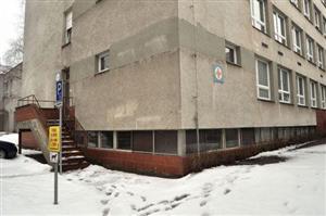 V přízemí tohoto křídla budovy zdejší polikliniky by mohlo v blízké budoucnosti vzniknout sociální bydlení určené především pro seniory.
FOTO: DAVID MACHÁČEK