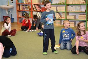 Školáci z Alšovky si letos podruhé užili netradiční nocování ve škole. V rámci akce Noc s Andersenem získávali lepší vztah ke knihám.
FOTO: DAVID MACHÁČEK
