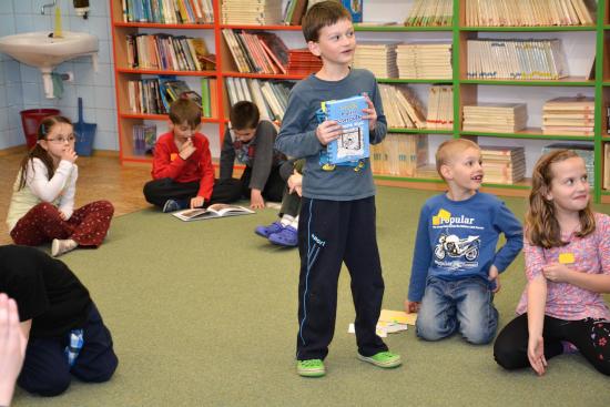 Školáci z Alšovky si letos podruhé užili netradiční nocování ve škole. V rámci akce Noc s Andersenem získávali lepší vztah ke knihám.
FOTO: DAVID MACHÁČEK