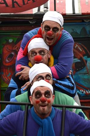 Slovenské Teatro Tatro a jejich Zázračný divadelný automat si získaly sympatie návštěvníků letošního ročníku divadelní přehlídky Kopřiva, kteří jim udělili cenu diváků.
FOTO: DAVID MACHÁČEK