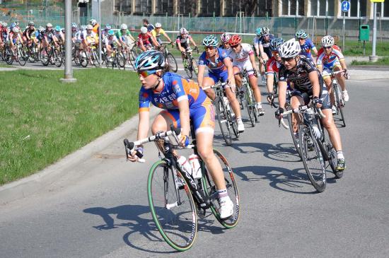 Závod Světového poháru žen v cyklistice Gracia Orlová 2013 o celkové délce 413,9 km vedl i letos přes Kopřivnici.
FOTO: JANA FEILHAUEROVÁ