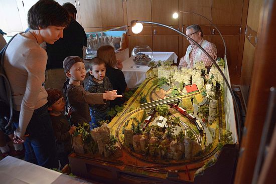 Součástí expozic Beskyd Model Kit Show byly také modelové železnice, které budily značnou pozornost. Organizátoři mohli být se zájmem veřejnosti spokojeni. Návštěvnost totiž předčila jejich očekávání.
FOTO: DAVID MACHÁČEK