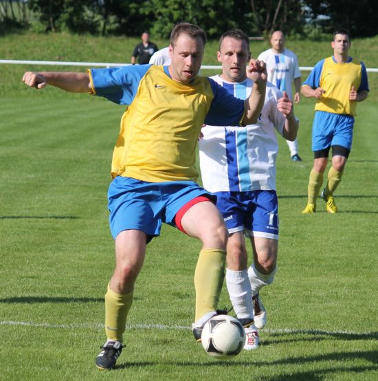 Doma Kopřivnice Suchdol porazila vysoko 6:1, na jeho hřišti ale o góly všichni včetně Michala Mičky (na snímku) usilovali marně.
FOTO: DALIBOR TOBOLA