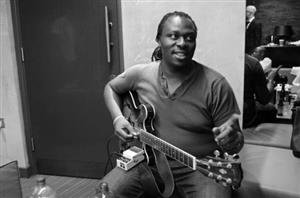 Britský jazzman Femi Temowo bude koncertovat v kopřivnické Mandele společně s triem vynikajících tuzemských muzikantů už tento pátek.
FOTO: ARCHIV