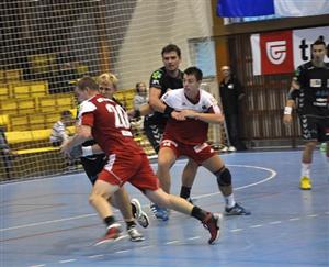 Házenkáři v minulém týdnu marně bojovali s těžkým losem. Nejprve v sobotu doma podlehli Lovosicím a v neděli si pak dovezli porážku z Karviné.
FOTO: JANA FEILHAUEROVÁ