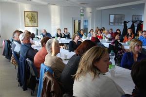 Nejen členové pracovních skupin, ale i široká veřejnost byla seznámena s tím, jak se daří naplňovat stanovené cíle a aktivity II. Střednědobého plánu sociálních služeb.
FOTO: DANA HOĎÁKOVÁ