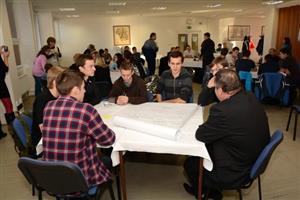 V průběhu kulatého stolu na téma (ne)zaměstnanost řešili studenti ve spolupráci s přítomnými odborníky různé životní situace související se zaměstnáním.
FOTO: DAVID MACHÁČEK