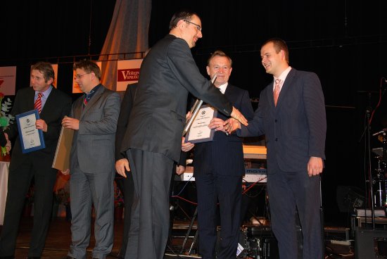 Zástupci města převzali na konferenci kvality v Hradci Králové hned tři ocenění za kvalitu a inovaci ve veřejné správě.
FOTO: LENKA ŠIMEČKOVÁ