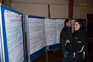 Na veřejných schůzích, které proběhly v uplynulém týdnu ve všech místních částech, měli lidé možnost se vyjádřit hlasováním k návrhům zařazeným do aktualizovaného Strategického plánu.
FOTO: RADEK HARABIŠ