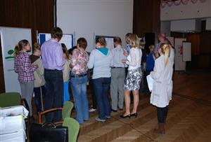 Účastníci diskuzního fóra svými hlasy určovali pořadí navržených priorit, které by měla radnice řešit. K sestavenému žebříčku 10 P se budou moci vyjádřit i ostatní občané v anketě.
FOTO: ALEŠ DRESLER