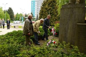 V předvečer státního svátku si Kopřivničané u pomníku padlých na náměstí připomněli výročí osvobození města.
FOTO: DAVID MACHÁČEK