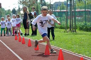 AK E. Zátopka Kopřivnice, ZŠ E. Zátopka Kopřivnice a KH Kopřivnice zorganizovaly již pátý ročník minivíceboje mateřských škol. Do závodu se zapojilo celkem 98 dětí z 10 mateřinek.
FOTO: KRISTINA ČABLOVÁ