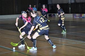 Dorostenky FBC Vikings DDM Kopřivnice v úvodním utkání překvapivě porazily Rožnov pod Radhoštěm, celkově však v turnaji skončily šesté.
FOTO: KRISTINA ČABLOVÁ