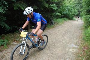 Některým zpestřil výjezd na Lysou horu vydatný liják, a pořádně tak zamával se silami i psychikou účastníků Kopřivnického drtiče 2014.
FOTO: ROMAN LIPOVÝ