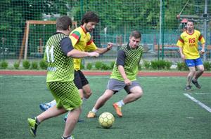 Ve čtvrtfinále Poháru malého fotbalu na sebe narazily celky RS Team a SD Kopřivnice. Po vyrovnaném poločase si postup do dalších bojů zajistil RS Team.
FOTO: KRISTINA ČABLOVÁ