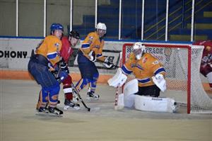 Kopřivničtí hokejisté absolvují v rámci přípravy i přátelská utkání a v jednom z nich si na domácím stadionu poměřili síly s druholigovým Frýdkem-Místkem.
FOTO: KRISTINA ČABLOVÁ