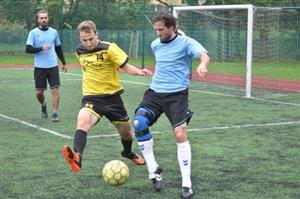 Tým 1. FC Bari porazil v úvodním zápase celek Lokomotiva Gangsters 2:0 a nakonec celý kopřivnický Pohár malého fotbalu vyhrál.
FOTO: KRISTINA ČABLOVÁ