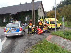 K nehodě, při níž se zranil řidič, spolujezdkyně i dítě v dětské sedačce, vyjížděla také jednotka zdejších dobrovolných hasičů.
FOTO:  TOMÁŠ BARTOŇ