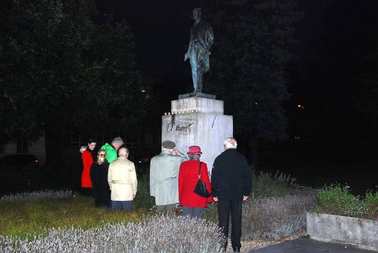 Kopřivnice si ve státní svátek připomněla vznik samostatného Československa pietním aktem, jenž proběhl u sochy prvního prezidenta.
FOTO: DANA HOĎÁKOVÁ
