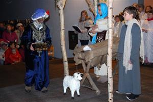 Školáci na Kateřinském jarmarku navodili kouzlo blížících se Vánoc. Za předvedené vystoupení sklidili velký potlesk od přihlížejících.
FOTO: DANA HOĎÁKOVÁ
