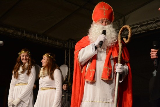 Mikulášská jízda přilákala do centra města stovky lidí. Kromě Mikuláše a jeho družiny se dočkali také soutěží a hudebních vystoupeních.
FOTO: DAVID MACHÁČEK