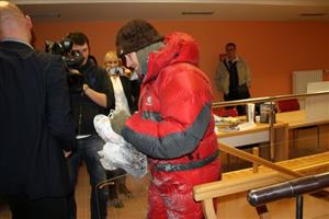 Přestože boty Marka Šimíčka byly po pobytu v extrémním mrazu promrzlé na kost, dobrodruh podle svých slov většinou bojoval s tím, aby nebylo příliš horko.
FOTO: HANA CAKÓOVÁ