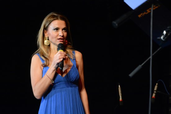 Yvetta Blanarovičová byla na letošním Obecním plese v roli zpěvačky, ale také moderátorky celého programu. 
FOTO: DAVID MACHÁČEK