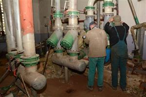 Začala demontáž technologií z nevyužívaných výměníkových stanic po celé Kopřivnici. Jejich vyklizení radnice nezaplatí, ale naopak ještě inkasuje 1,6 milionu korun.
FOTO: DAVID MACHÁČEK