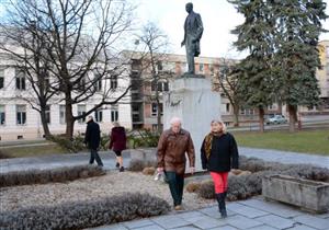 Zástupci Konfederace politických vězňů, Klubu Masarykova demokratického hnutí a představitelé zdejší radnice položili květiny k pomníku TGM.
FOTO: DAVID MACHÁČEK