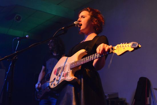 Zpěvačka Nikola Muchová a její kapela Mucha byla hlavním lákadlem punkového večera v místním Papaya Music Clubu. Kromě ní zahrála ještě kapela Vítrholc a frenštátská parta Rotoped Band.
FOTO: DAVID MACHÁČEK