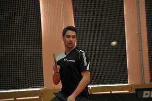 Michal Masnica si poradil v úvodní dvouhře s Karlem Schopfem 3:0 na sety a celkově se podílel dvěma body na výhře Kopřivnice 10:5 nad družstvem Jeseníku B.
FOTO: KRISTINA ČABLOVÁ